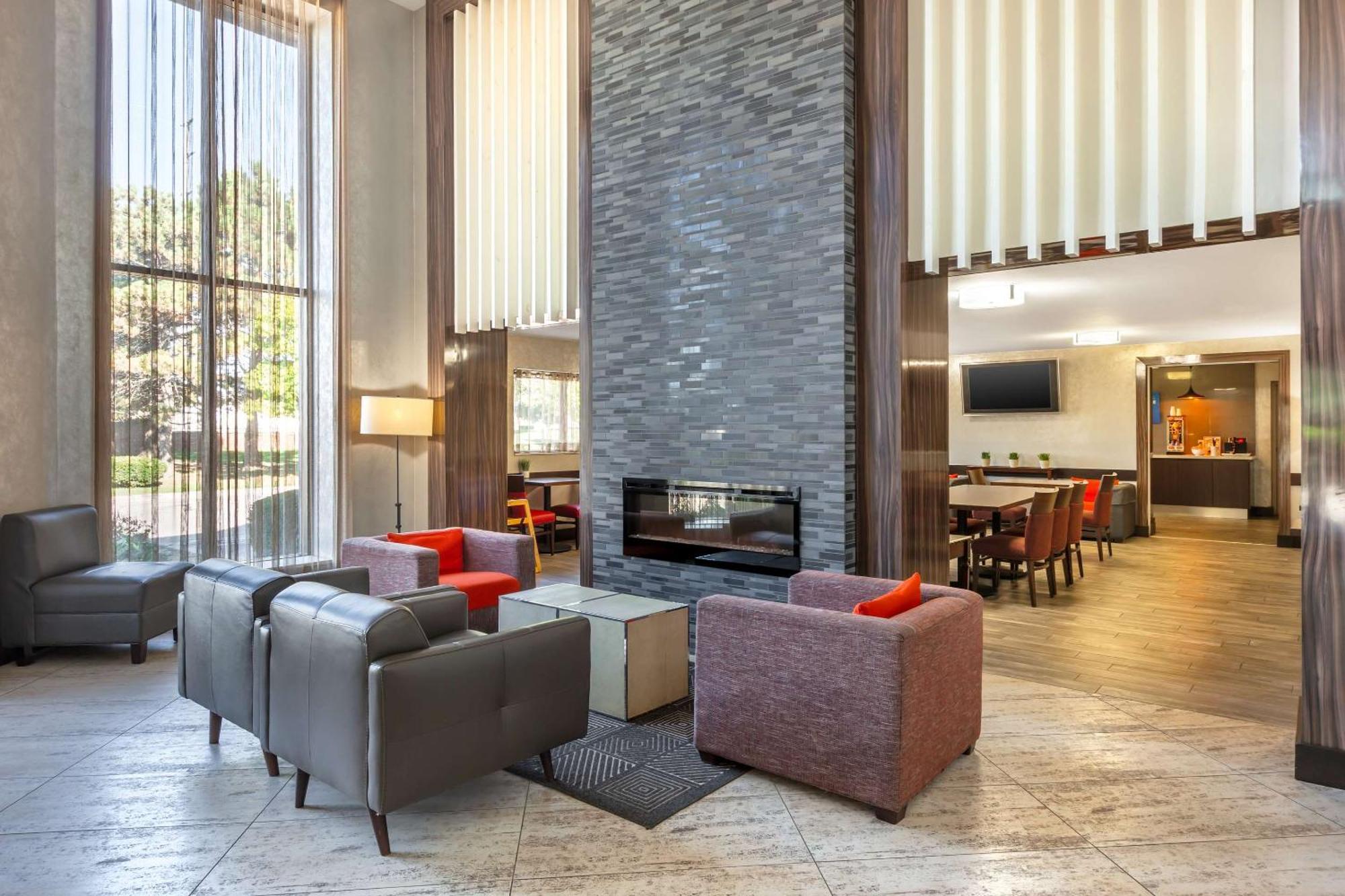 Comfort Inn 2*