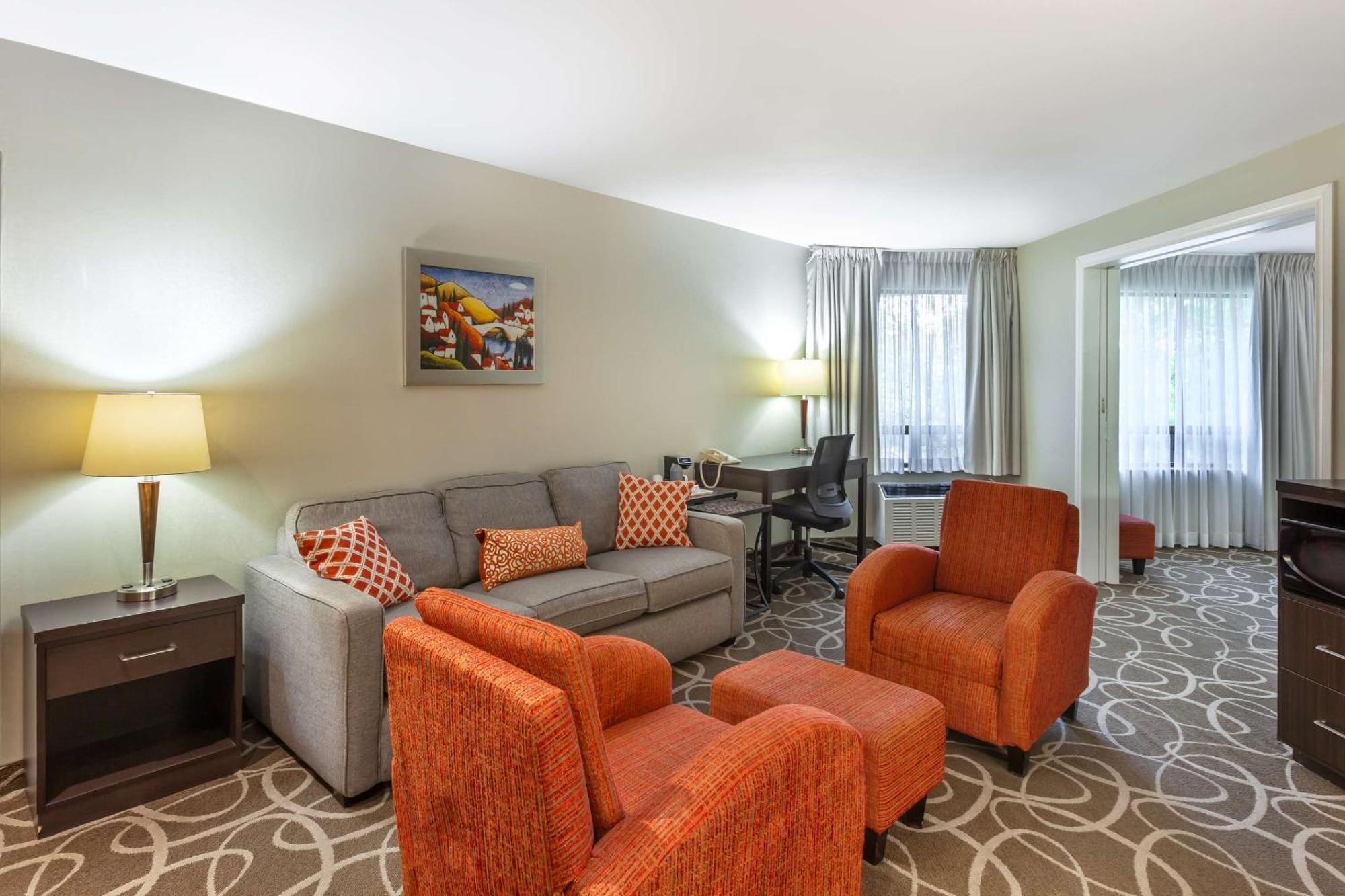 Comfort Inn 2*